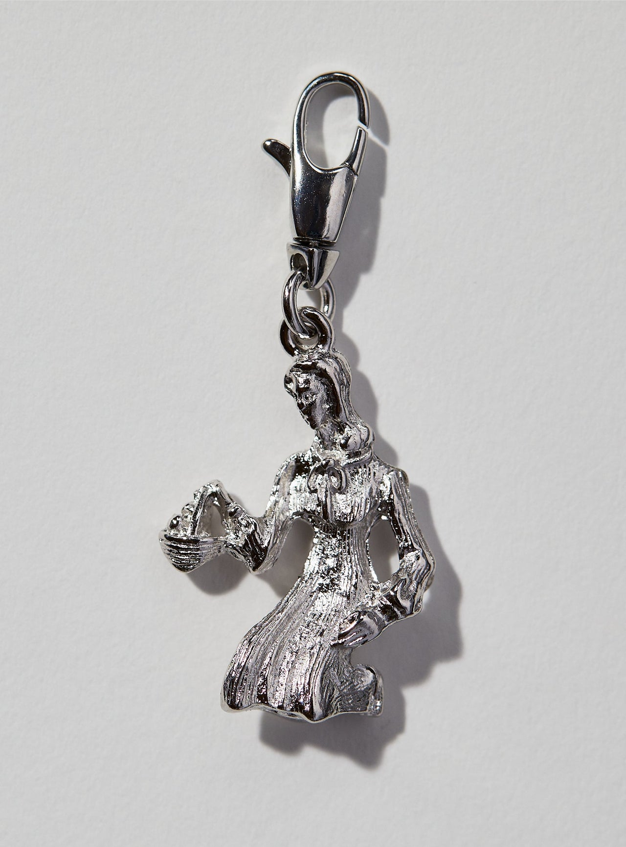 Leo Zodiac Charm: This 3 dimensional pendant comes in 22k gold or rhodium electroplate and a swivel lobster clasp for the best possible displaying of your astrological self. This zodiac charm is perfect for adding onto our zodiac necklace or any other necklace or bracelet. SEE OUR OTHER PRODUCT LISTINGS TO BUY THE CHAIN If not in stock, item takes approximately 4-8 weeks to produce. Feel free to email info@paricijewellery.com to see if item is currently in stock.