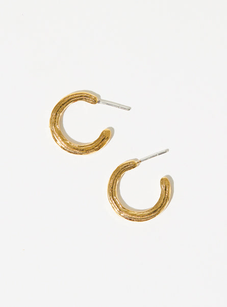 22k gold vermeil 2cm diameter hoops with linear etchings